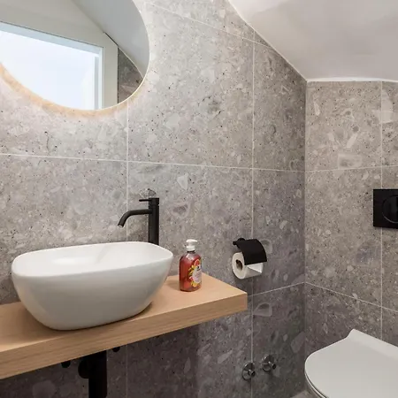 Nice Apartment In Omisalj