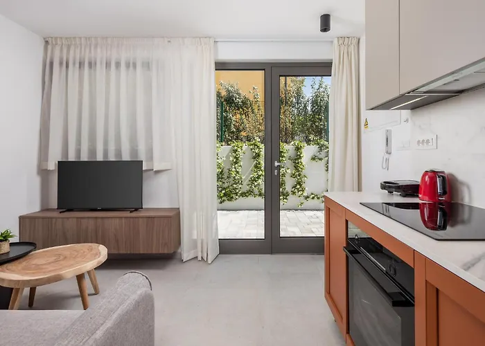 Amazing Apartment In Omisalj * 오미살즈