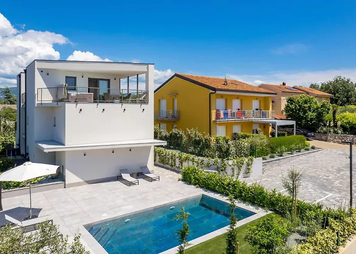 아파트 Amazing Apartment In Omisalj *