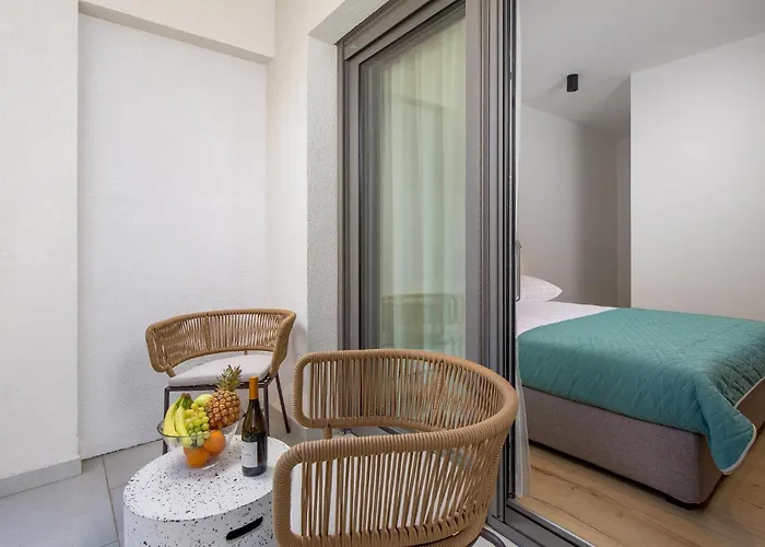 Amazing Apartment In Omisalj 아파트 오미살즈