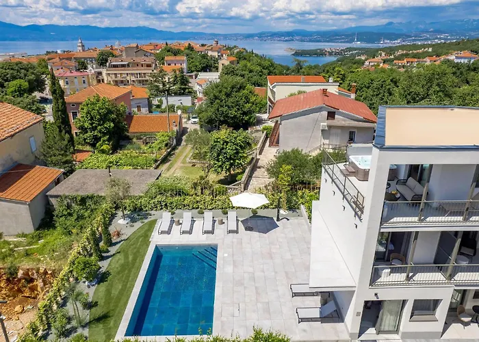 Amazing Apartment In Omisalj