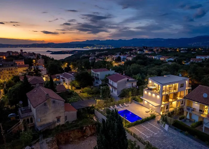 아파트 Amazing Apartment In Omisalj