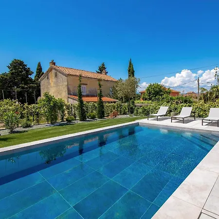 Amazing Apartment In Omisalj *